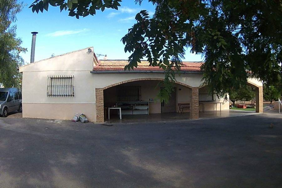 Elche,Alicante,España,3 Bedrooms Bedrooms,1 BañoBathrooms,Chalets,39479