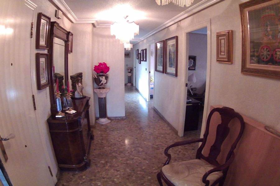 Elche,Alicante,España,3 Bedrooms Bedrooms,2 BathroomsBathrooms,Apartamentos,39481