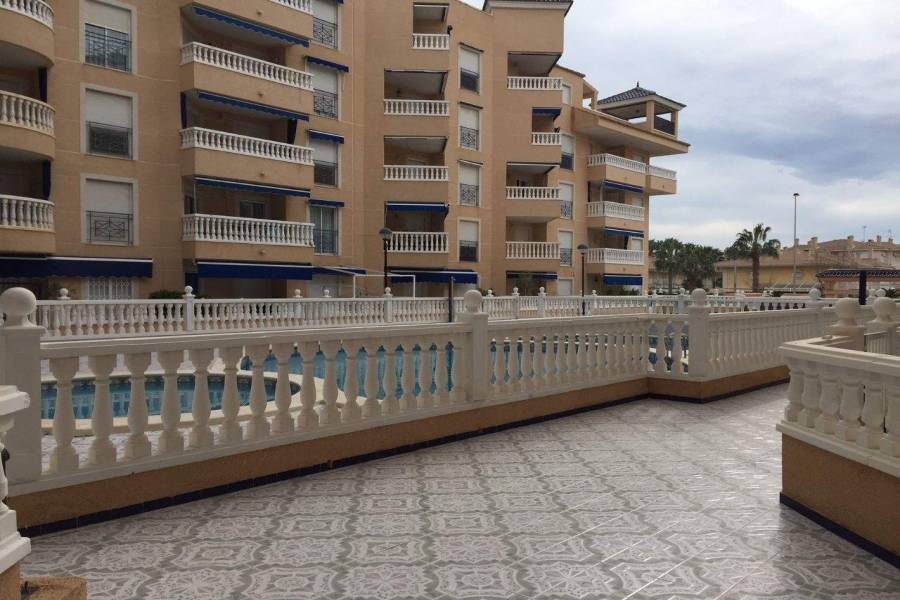 Santa Pola,Alicante,España,2 Bedrooms Bedrooms,1 BañoBathrooms,Apartamentos,39495