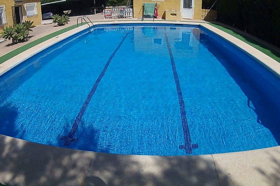 Elche,Alicante,España,5 Bedrooms Bedrooms,1 BañoBathrooms,Chalets,39505
