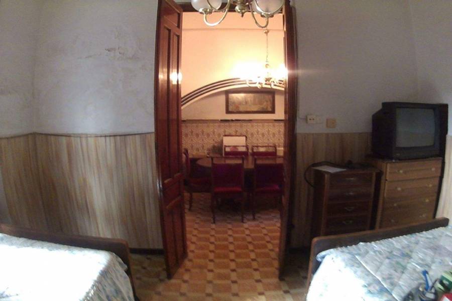 Elche,Alicante,España,6 Bedrooms Bedrooms,2 BathroomsBathrooms,Dúplex,39513