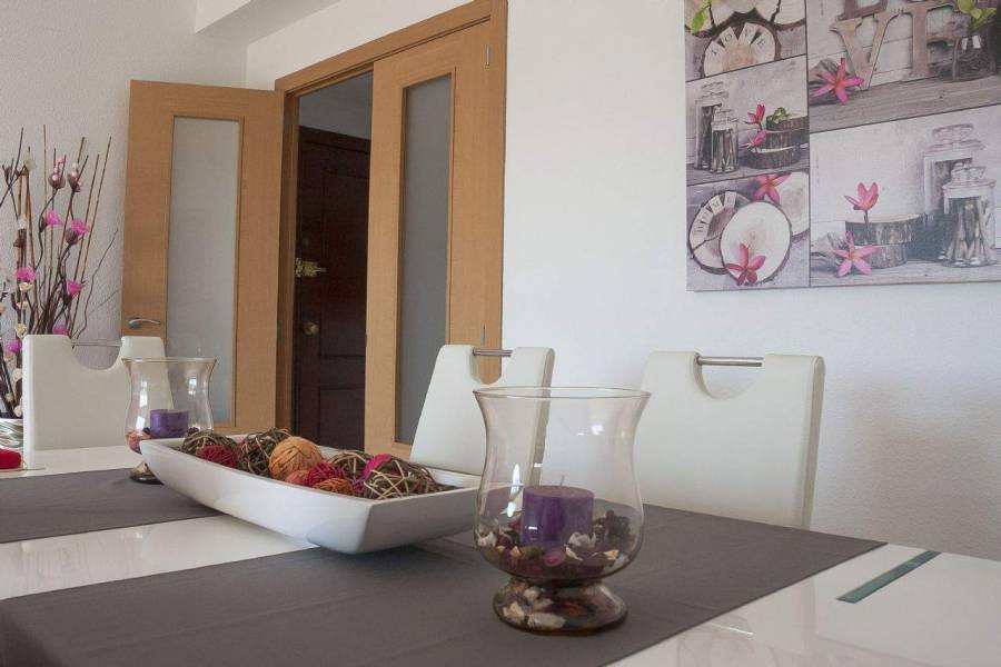 Alicante,Alicante,España,4 Bedrooms Bedrooms,1 BañoBathrooms,Apartamentos,39607