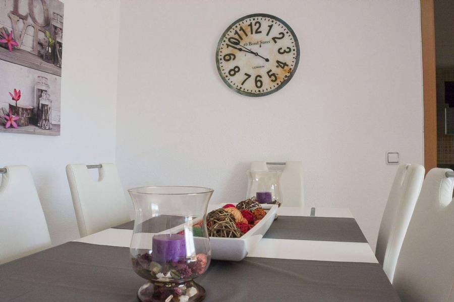 Alicante,Alicante,España,4 Bedrooms Bedrooms,1 BañoBathrooms,Apartamentos,39607