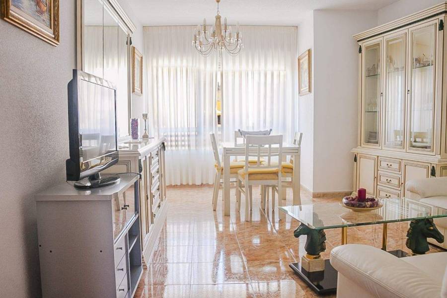 Alicante,Alicante,España,2 Bedrooms Bedrooms,1 BañoBathrooms,Apartamentos,39629