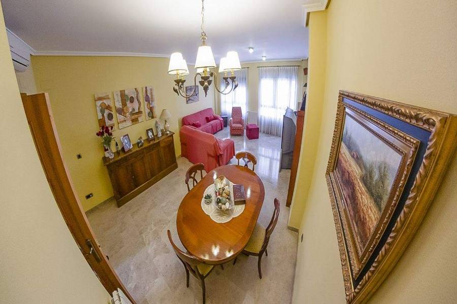 Alicante,Alicante,España,4 Bedrooms Bedrooms,2 BathroomsBathrooms,Dúplex,39632