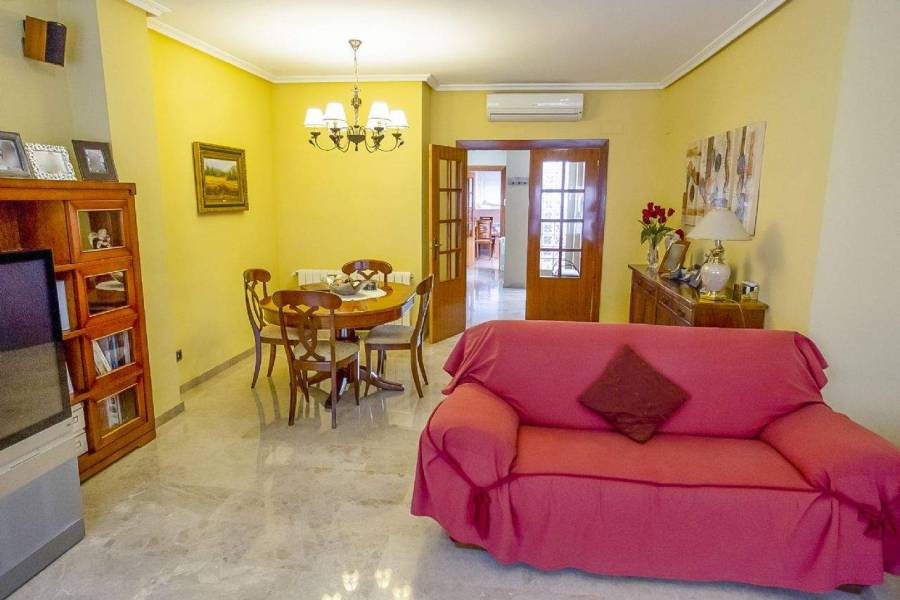 Alicante,Alicante,España,4 Bedrooms Bedrooms,2 BathroomsBathrooms,Dúplex,39632