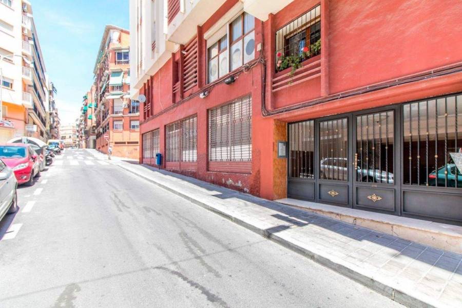 Alicante,Alicante,España,2 Bedrooms Bedrooms,1 BañoBathrooms,Apartamentos,39674