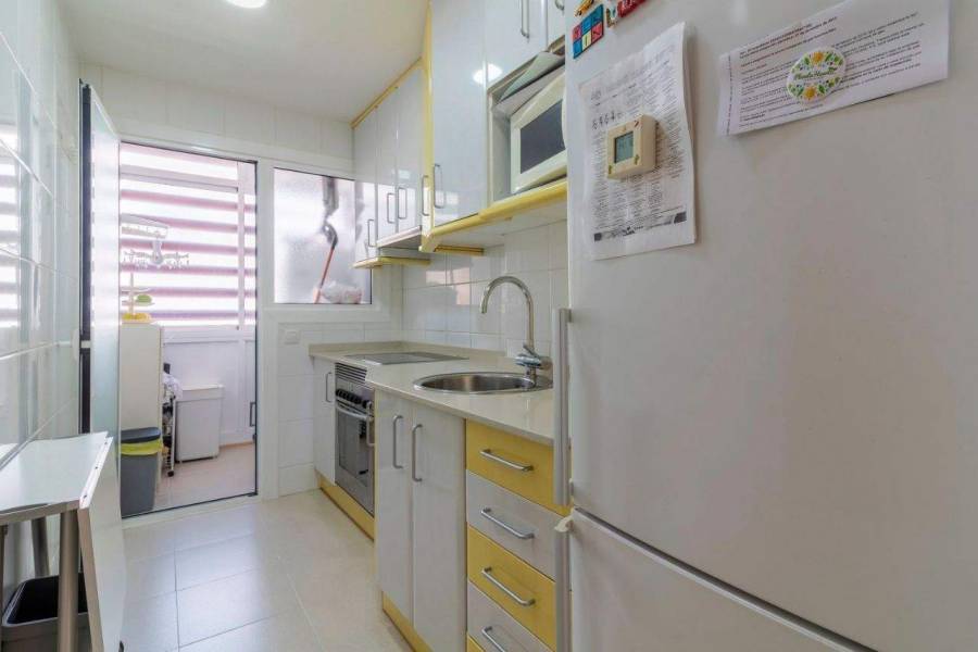 Alicante,Alicante,España,2 Bedrooms Bedrooms,1 BañoBathrooms,Apartamentos,39674