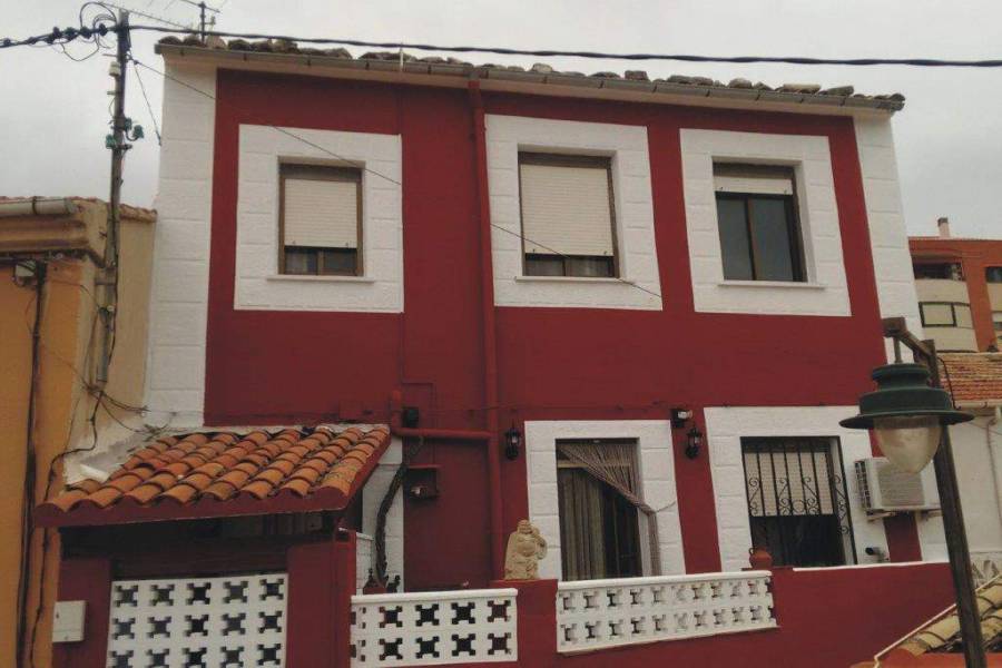 Alcoy-Alcoi,Alicante,España,4 Bedrooms Bedrooms,2 BathroomsBathrooms,Adosada,39691