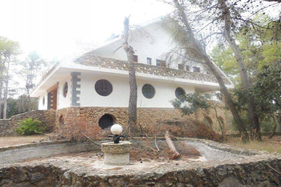 Alcoy-Alcoi,Alicante,España,8 Bedrooms Bedrooms,3 BathroomsBathrooms,Chalets,39694