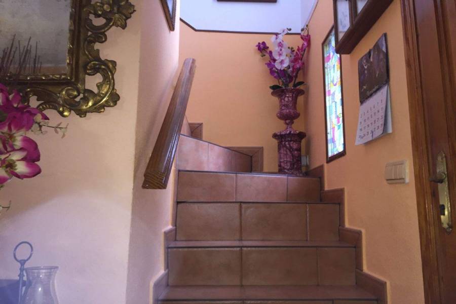 La Nucia,Alicante,España,4 Bedrooms Bedrooms,1 BañoBathrooms,Bungalow,39737