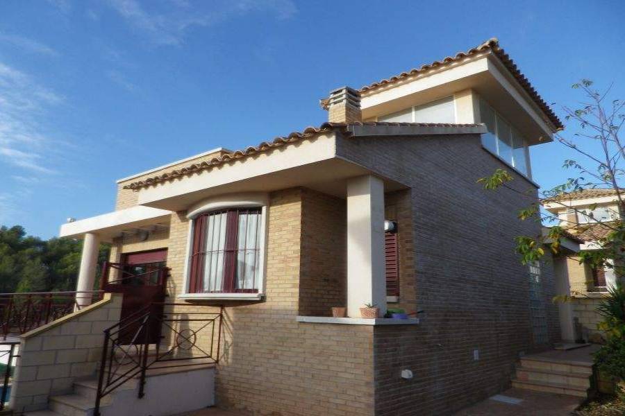 La Nucia,Alicante,España,4 Bedrooms Bedrooms,3 BathroomsBathrooms,Chalets,39740