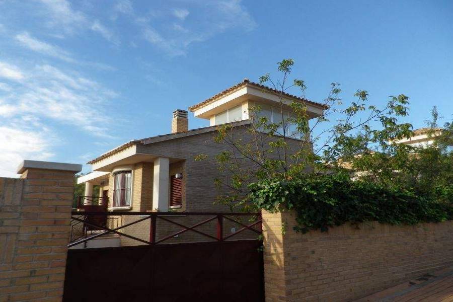 La Nucia,Alicante,España,4 Bedrooms Bedrooms,3 BathroomsBathrooms,Chalets,39740