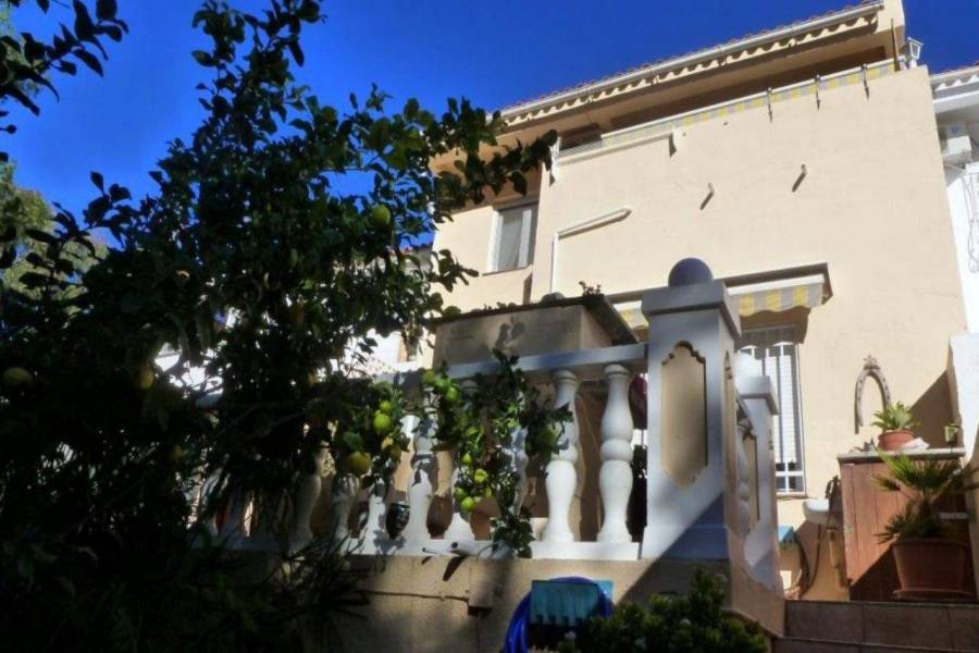 La Nucia,Alicante,España,4 Bedrooms Bedrooms,3 BathroomsBathrooms,Casas,39786