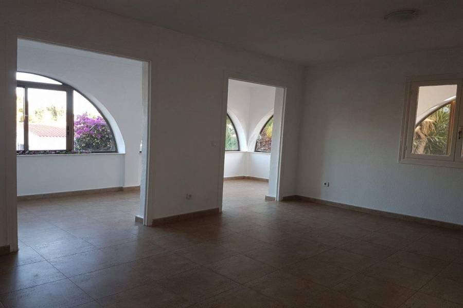 La Nucia,Alicante,España,3 Bedrooms Bedrooms,2 BathroomsBathrooms,Chalets,39809