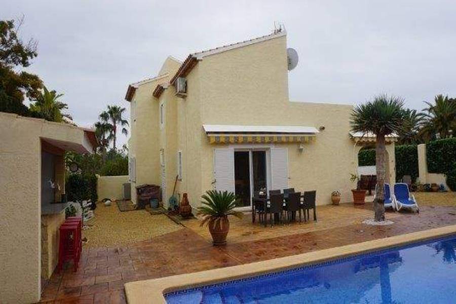 La Nucia,Alicante,España,3 Bedrooms Bedrooms,2 BathroomsBathrooms,Chalets,39825