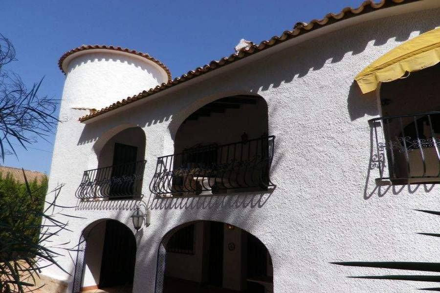 Alfaz del Pi,Alicante,España,4 Bedrooms Bedrooms,3 BathroomsBathrooms,Chalets,39836