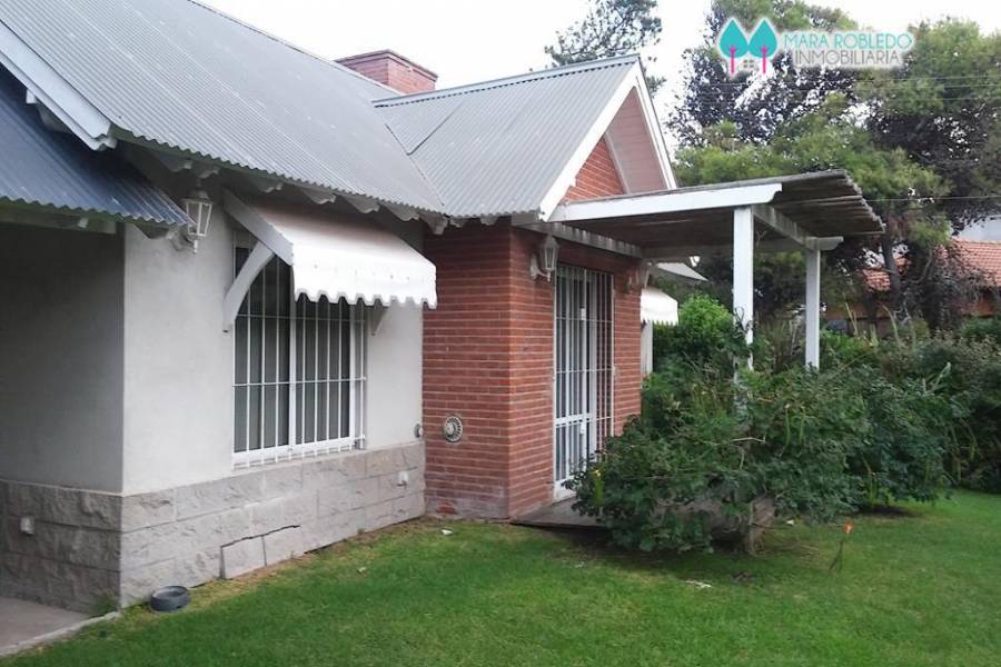Pinamar,Buenos Aires,Argentina,2 Bedrooms Bedrooms,2 BathroomsBathrooms,Casas,BUEN ORDEN,4429