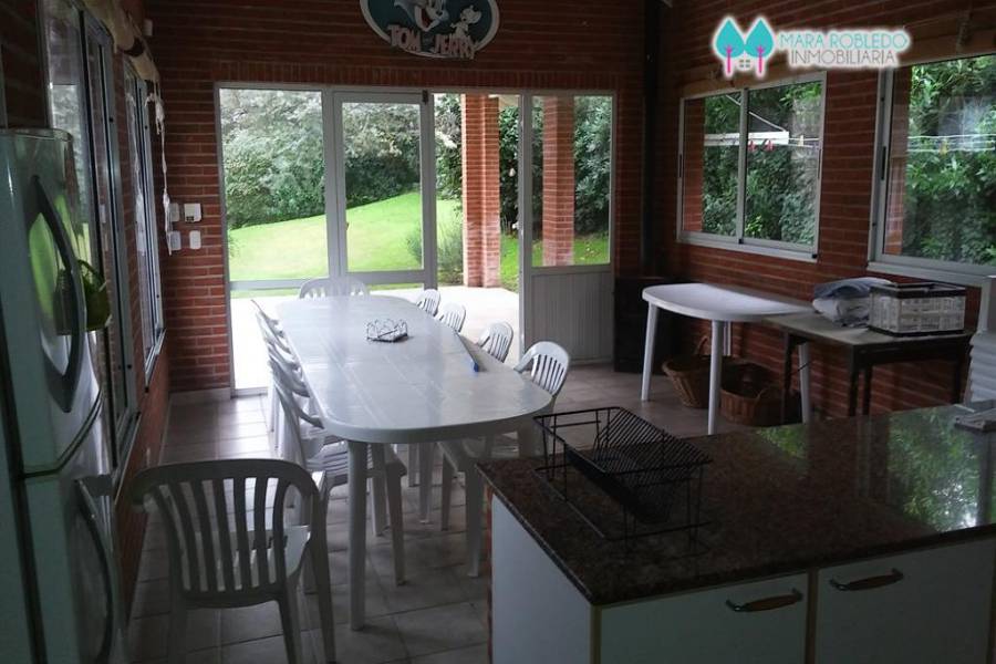 Pinamar,Buenos Aires,Argentina,2 Bedrooms Bedrooms,2 BathroomsBathrooms,Casas,BUEN ORDEN,4429