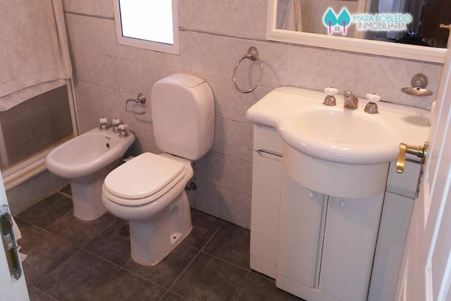 Pinamar,Buenos Aires,Argentina,2 Bedrooms Bedrooms,2 BathroomsBathrooms,Casas,BUEN ORDEN,4429