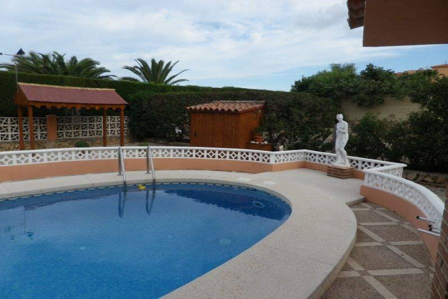 La Nucia,Alicante,España,3 Bedrooms Bedrooms,3 BathroomsBathrooms,Chalets,39842