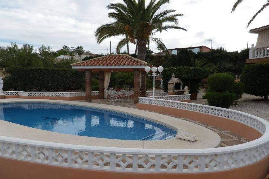 La Nucia,Alicante,España,3 Bedrooms Bedrooms,3 BathroomsBathrooms,Chalets,39842