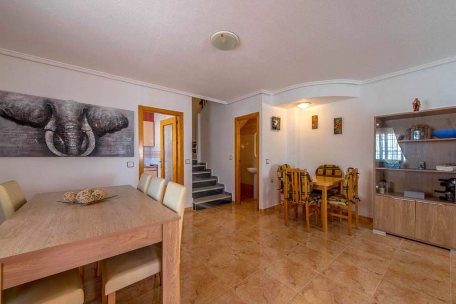 Torrevieja,Alicante,España,3 Bedrooms Bedrooms,2 BathroomsBathrooms,Adosada,39853