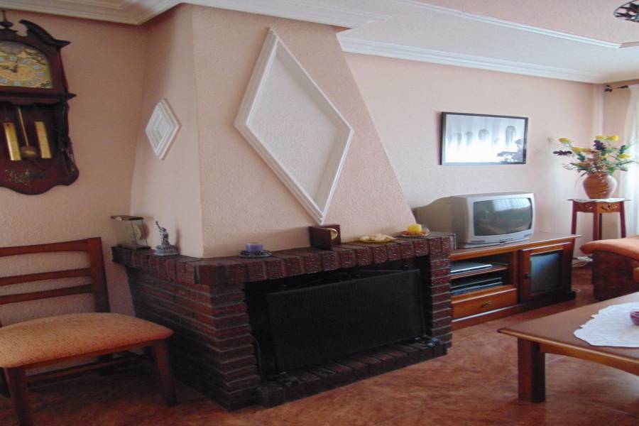 Almoradí,Alicante,España,4 Bedrooms Bedrooms,2 BathroomsBathrooms,Adosada,39863