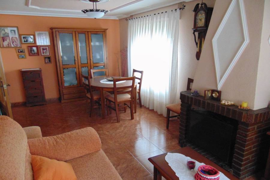 Almoradí,Alicante,España,4 Bedrooms Bedrooms,2 BathroomsBathrooms,Adosada,39863