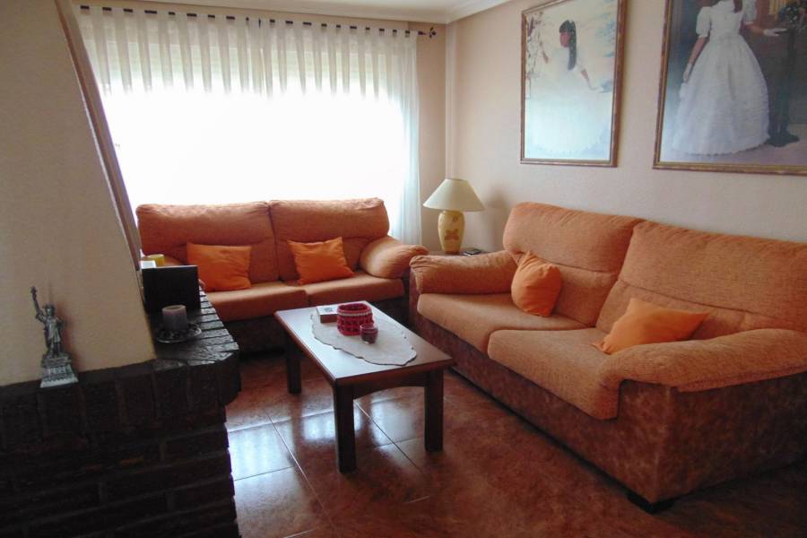 Almoradí,Alicante,España,4 Bedrooms Bedrooms,2 BathroomsBathrooms,Adosada,39863