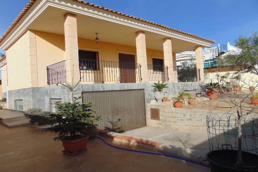 Ciudad Quesada,Alicante,España,3 Bedrooms Bedrooms,3 BathroomsBathrooms,Chalets,39864