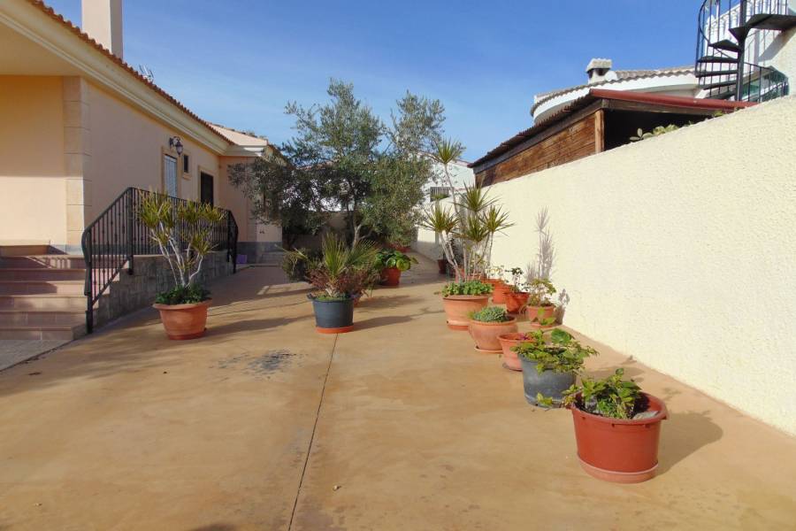 Ciudad Quesada,Alicante,España,3 Bedrooms Bedrooms,3 BathroomsBathrooms,Chalets,39864