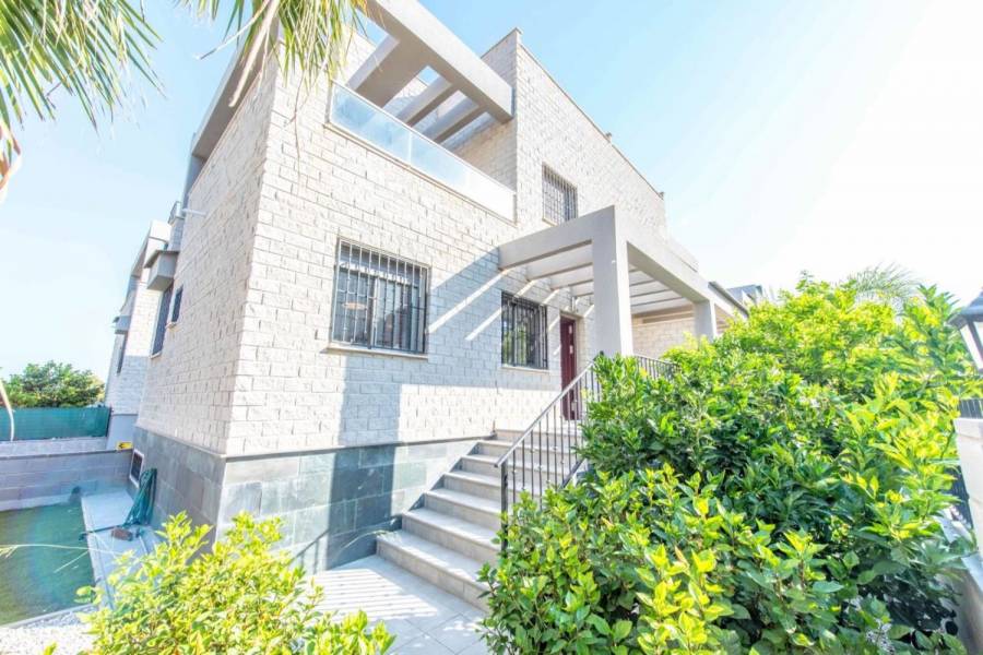 Torrevieja,Alicante,España,3 Bedrooms Bedrooms,2 BathroomsBathrooms,Adosada,39874