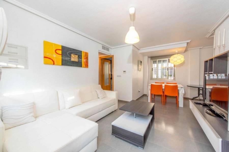 Torrevieja,Alicante,España,3 Bedrooms Bedrooms,2 BathroomsBathrooms,Adosada,39874