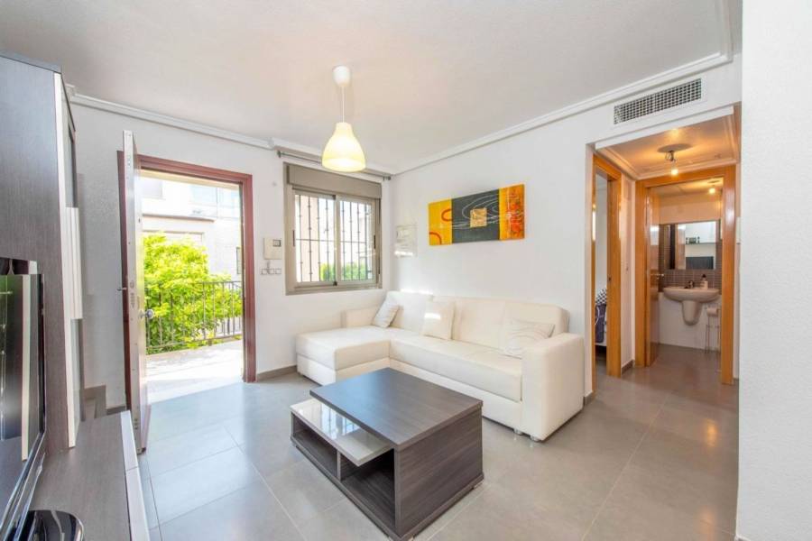 Torrevieja,Alicante,España,3 Bedrooms Bedrooms,2 BathroomsBathrooms,Adosada,39874