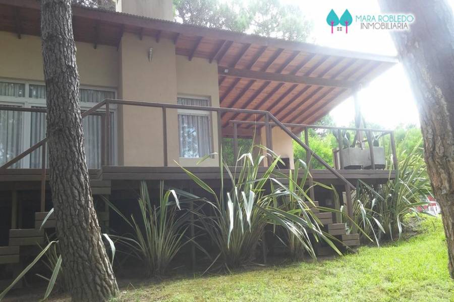 Pinamar,Buenos Aires,Argentina,4 Bedrooms Bedrooms,3 BathroomsBathrooms,Casas,helade y etoneo,4433