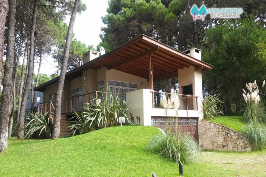 Pinamar,Buenos Aires,Argentina,4 Bedrooms Bedrooms,3 BathroomsBathrooms,Casas,helade y etoneo,4433
