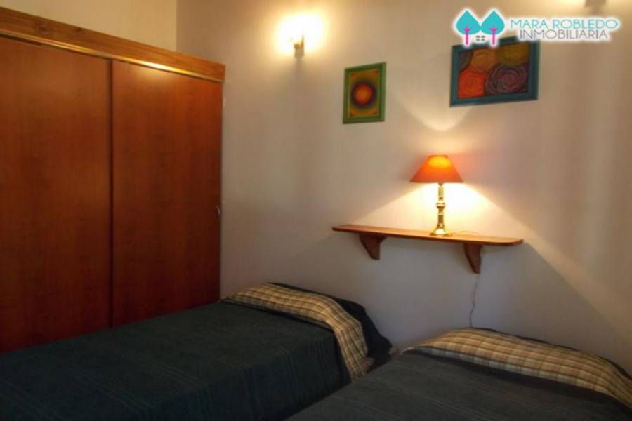 Pinamar,Buenos Aires,Argentina,4 Bedrooms Bedrooms,3 BathroomsBathrooms,Casas,helade y etoneo,4433