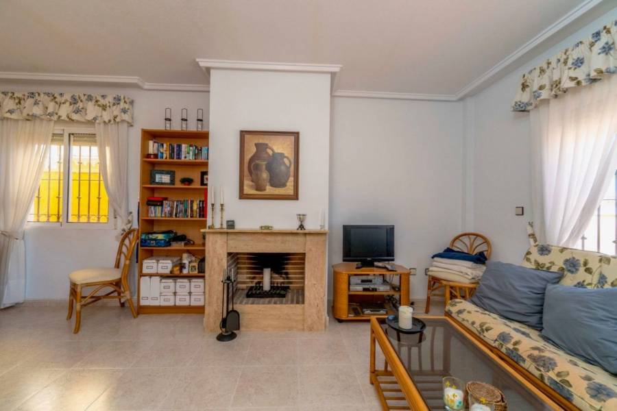 Orihuela,Alicante,España,3 Bedrooms Bedrooms,2 BathroomsBathrooms,Adosada,39881