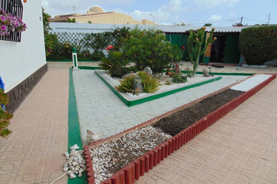 Ciudad Quesada,Alicante,España,4 Bedrooms Bedrooms,4 BathroomsBathrooms,Chalets,39883