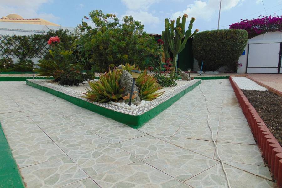 Ciudad Quesada,Alicante,España,4 Bedrooms Bedrooms,4 BathroomsBathrooms,Chalets,39883