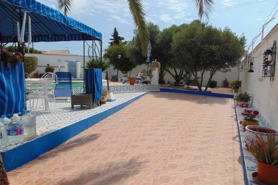 Ciudad Quesada,Alicante,España,4 Bedrooms Bedrooms,4 BathroomsBathrooms,Chalets,39883