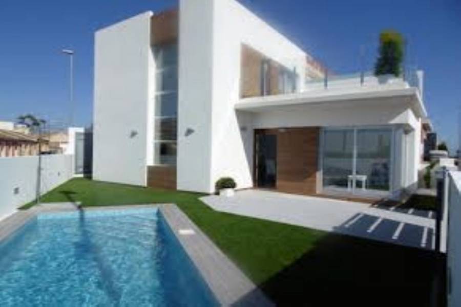 Daya Vieja,Alicante,España,3 Bedrooms Bedrooms,3 BathroomsBathrooms,Chalets,39895