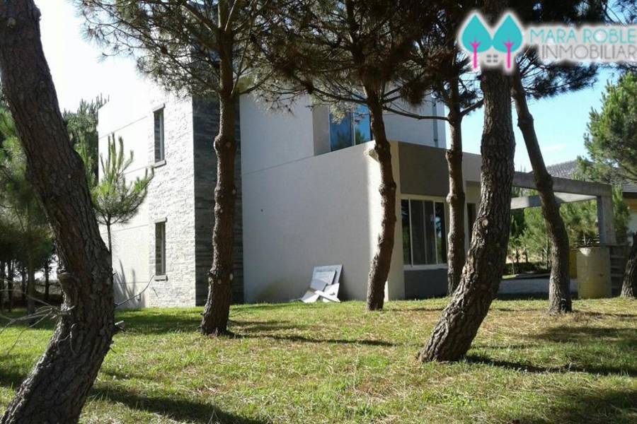 Pinamar,Buenos Aires,Argentina,5 Bedrooms Bedrooms,4 BathroomsBathrooms,Casas,DE LA CINCHA,4435
