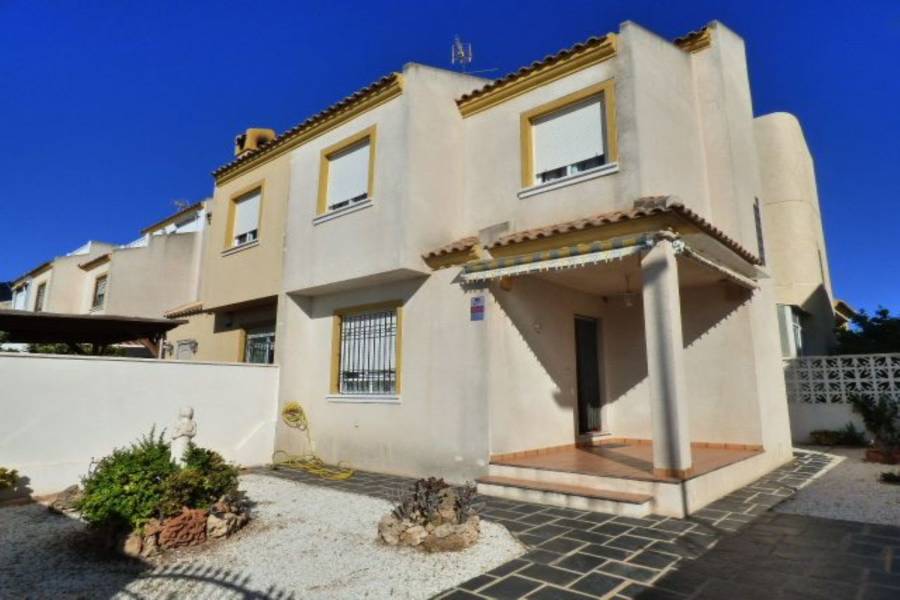 Torrevieja,Alicante,España,3 Bedrooms Bedrooms,2 BathroomsBathrooms,Adosada,39907