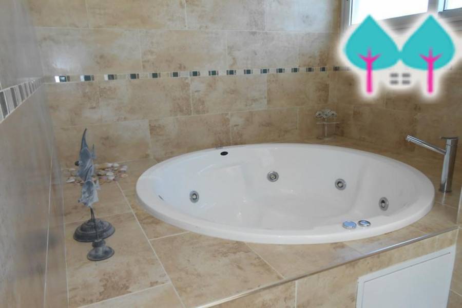 Pinamar,Buenos Aires,Argentina,3 Bedrooms Bedrooms,6 BathroomsBathrooms,Casas,DE LAS BURRIQUETAS,4437