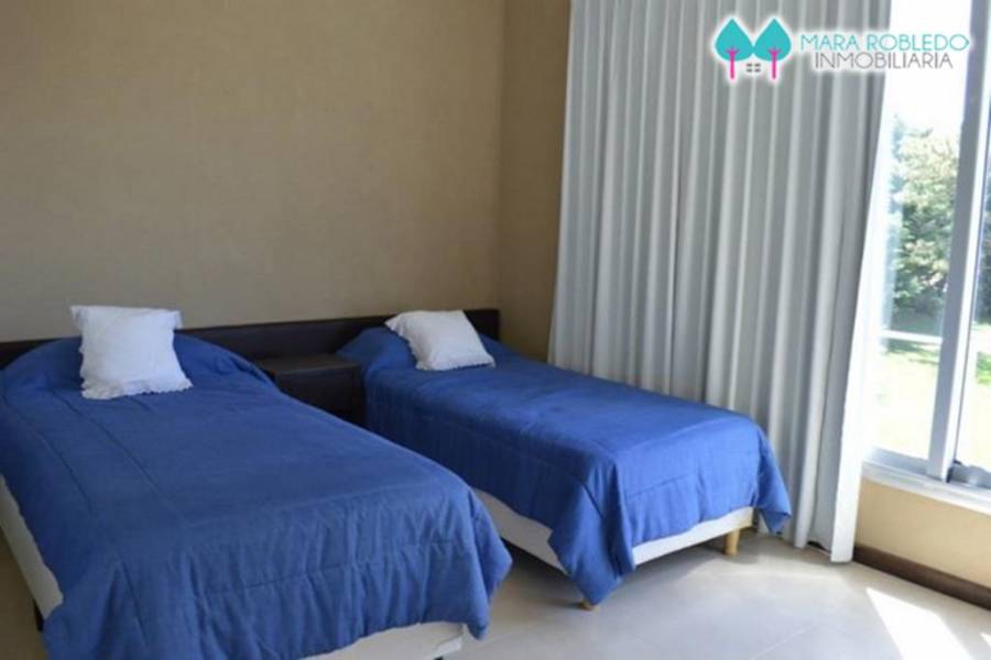 Pinamar,Buenos Aires,Argentina,3 Bedrooms Bedrooms,6 BathroomsBathrooms,Casas,DE LAS BURRIQUETAS,4437