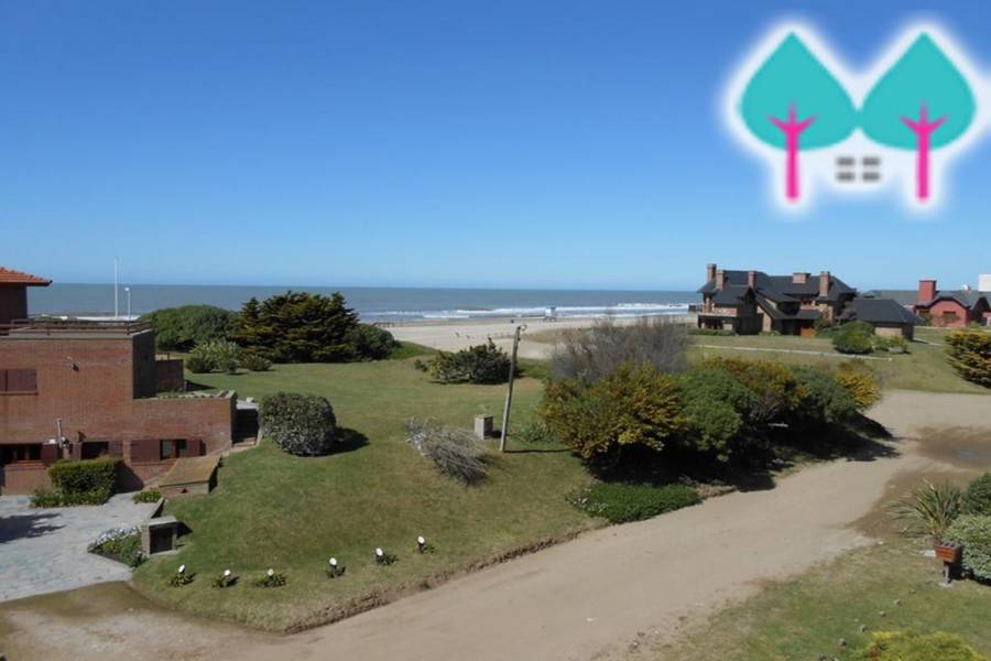 Pinamar,Buenos Aires,Argentina,3 Bedrooms Bedrooms,6 BathroomsBathrooms,Casas,DE LAS BURRIQUETAS,4437
