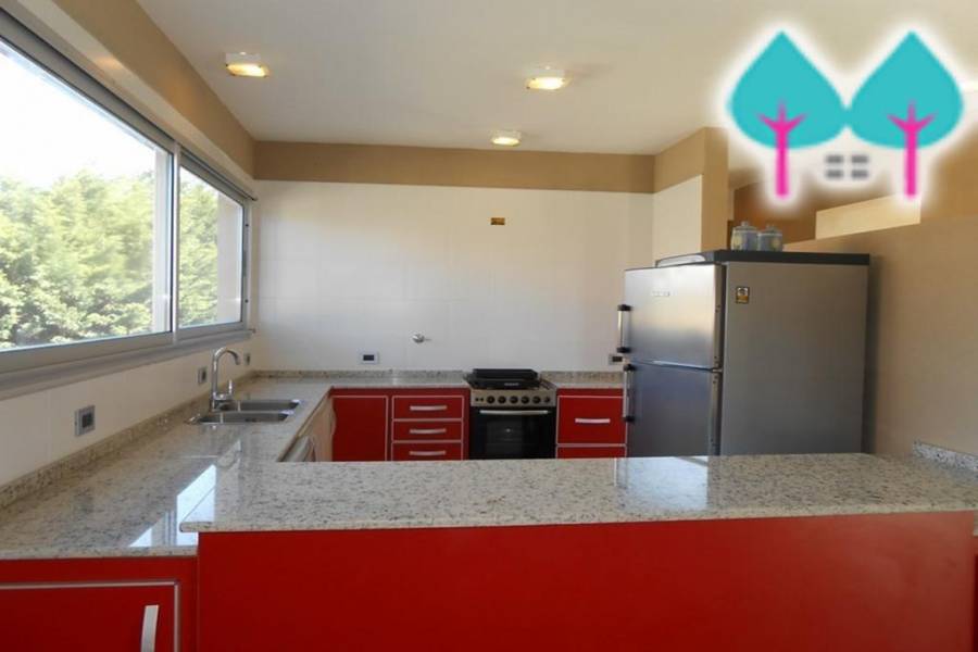 Pinamar,Buenos Aires,Argentina,3 Bedrooms Bedrooms,6 BathroomsBathrooms,Casas,DE LAS BURRIQUETAS,4437