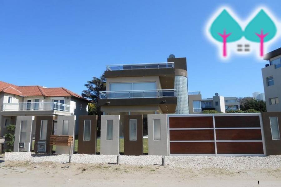 Pinamar,Buenos Aires,Argentina,3 Bedrooms Bedrooms,6 BathroomsBathrooms,Casas,DE LAS BURRIQUETAS,4437